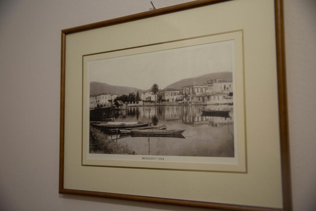 Hotel Liberty Meszolóngi Kültér fotó