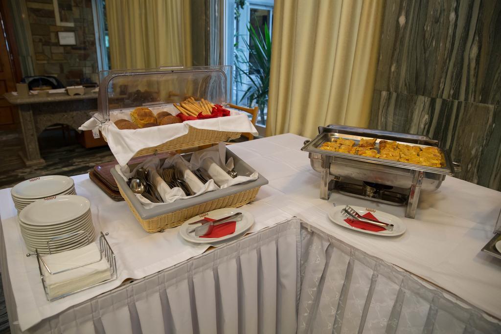 Hotel Liberty Meszolóngi Kültér fotó