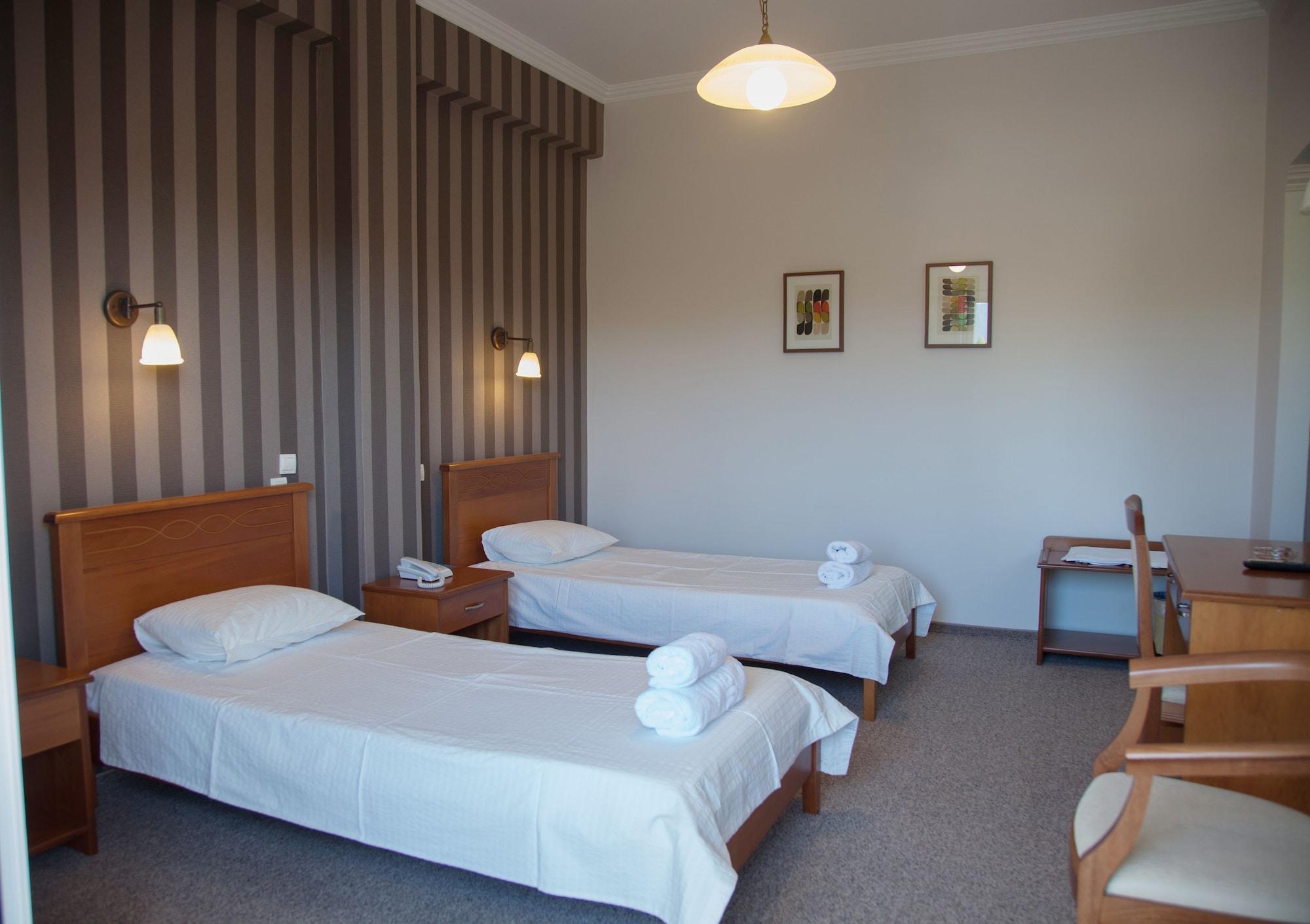 Hotel Liberty Meszolóngi Kültér fotó