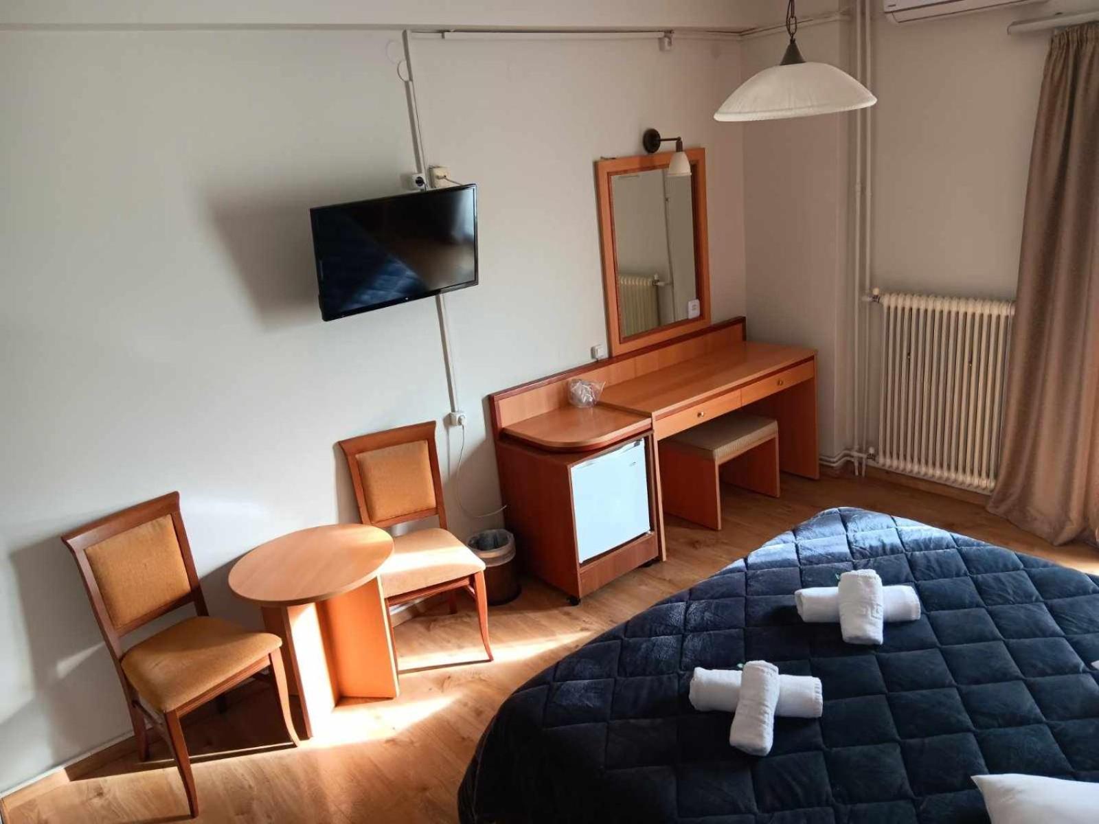 Hotel Liberty Meszolóngi Kültér fotó