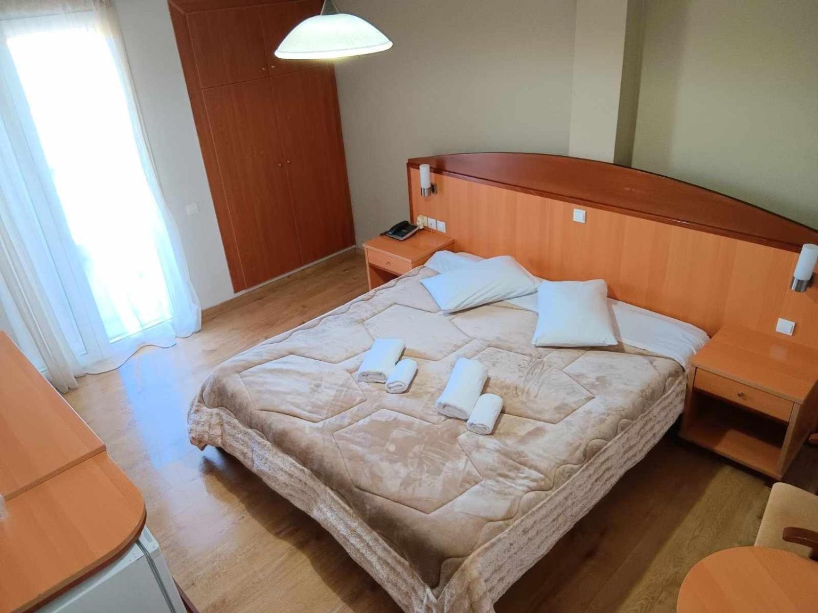 Hotel Liberty Meszolóngi Kültér fotó