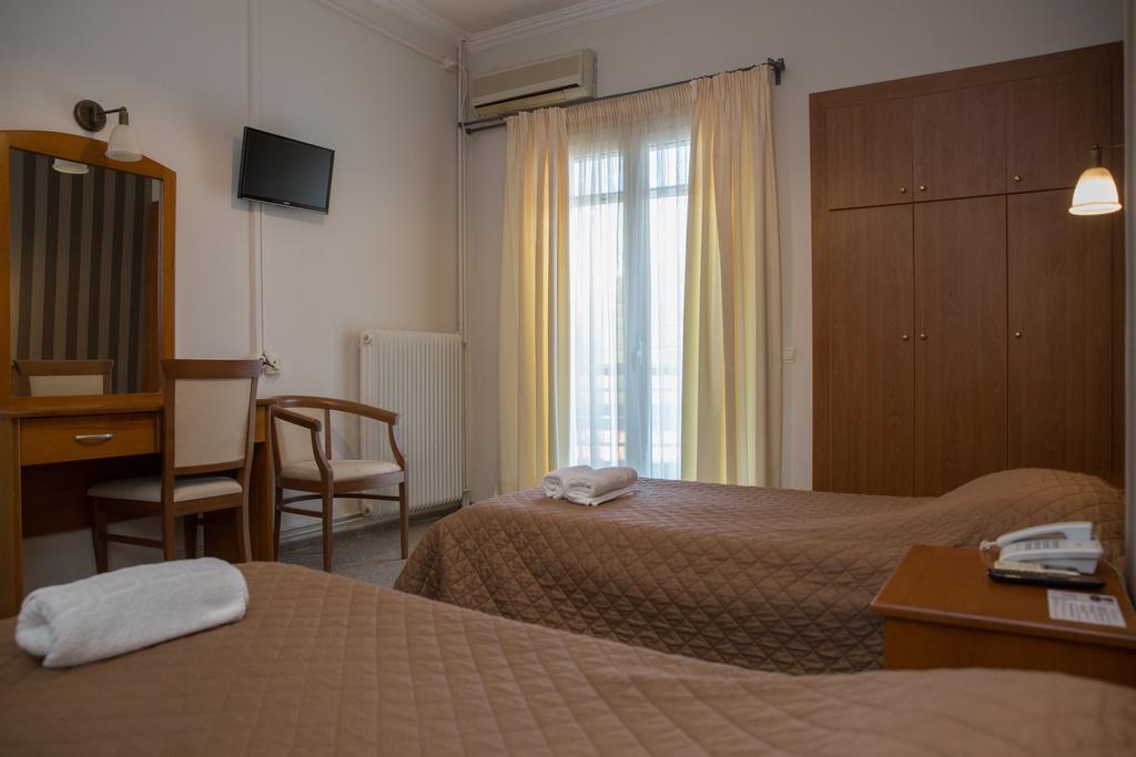 Hotel Liberty Meszolóngi Kültér fotó
