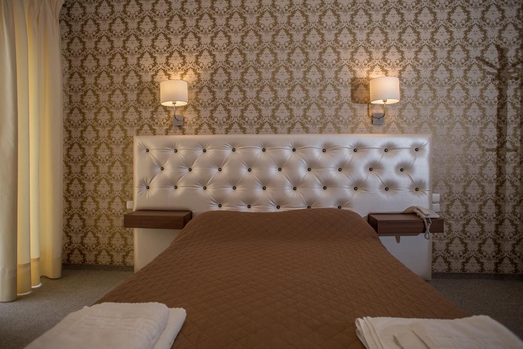 Hotel Liberty Meszolóngi Kültér fotó