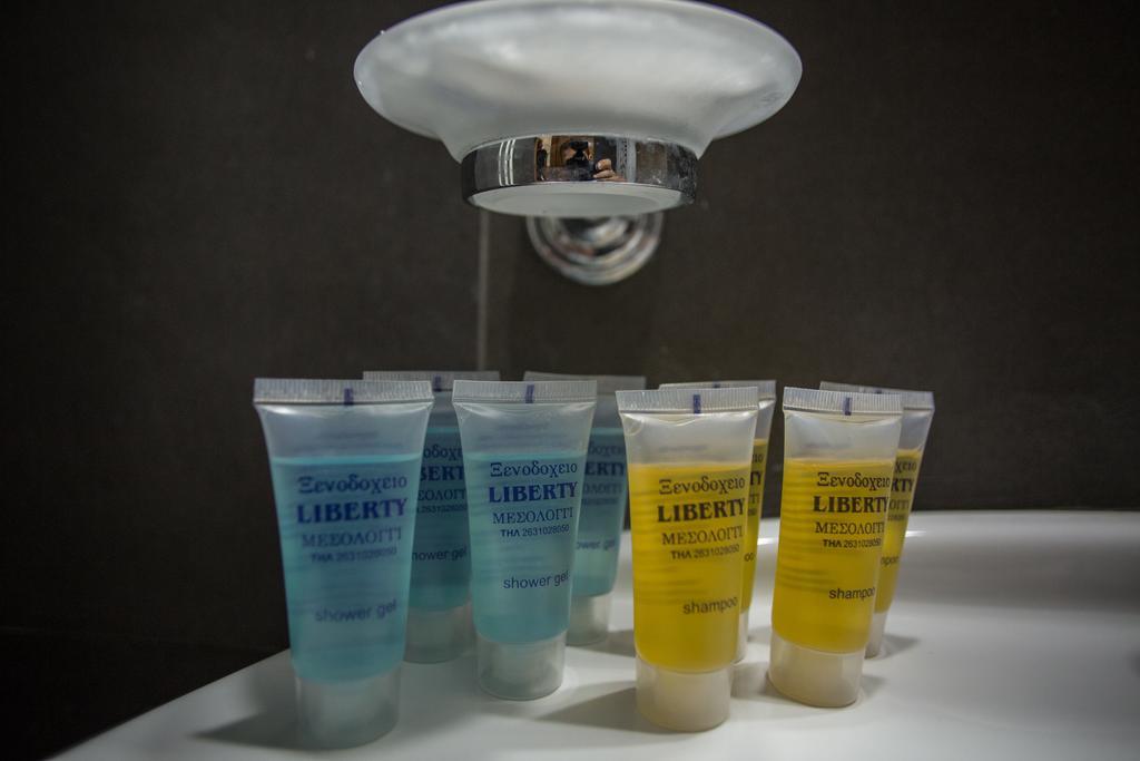 Hotel Liberty Meszolóngi Kültér fotó