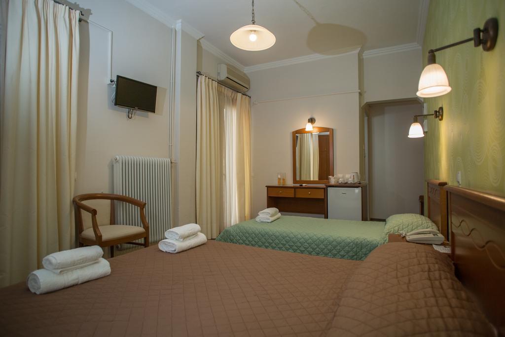 Hotel Liberty Meszolóngi Kültér fotó