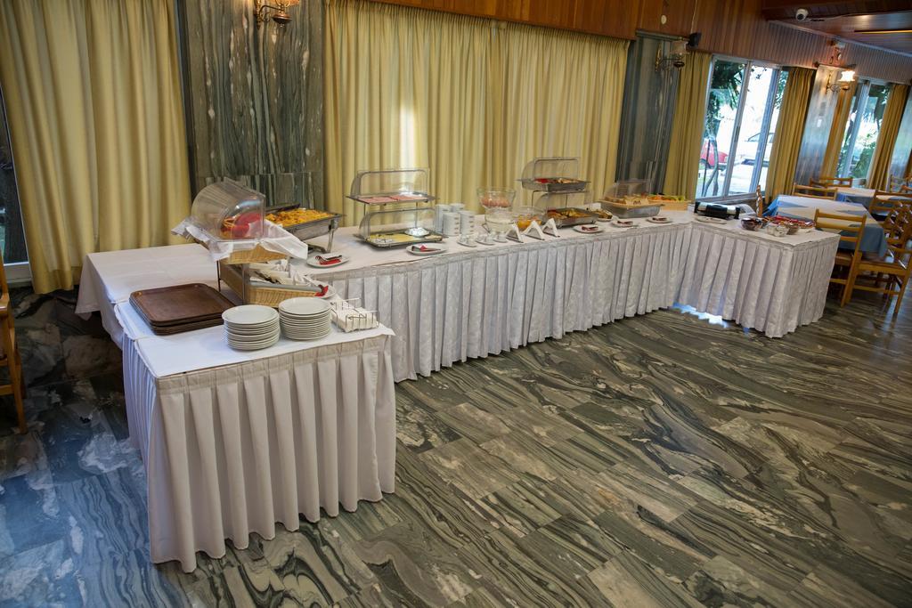 Hotel Liberty Meszolóngi Kültér fotó