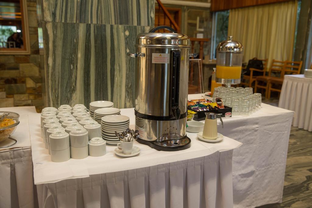 Hotel Liberty Meszolóngi Kültér fotó