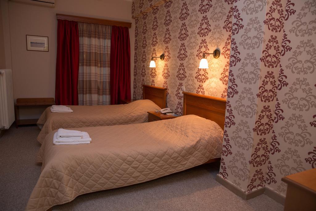 Hotel Liberty Meszolóngi Kültér fotó