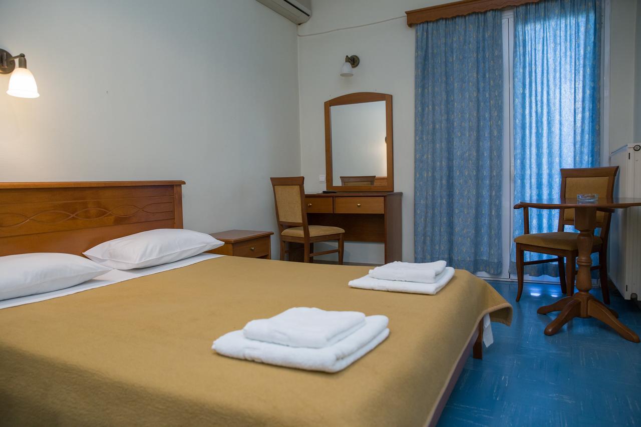 Hotel Liberty Meszolóngi Kültér fotó
